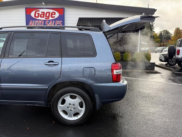 used 2005 Toyota Highlander car, priced at $9,888