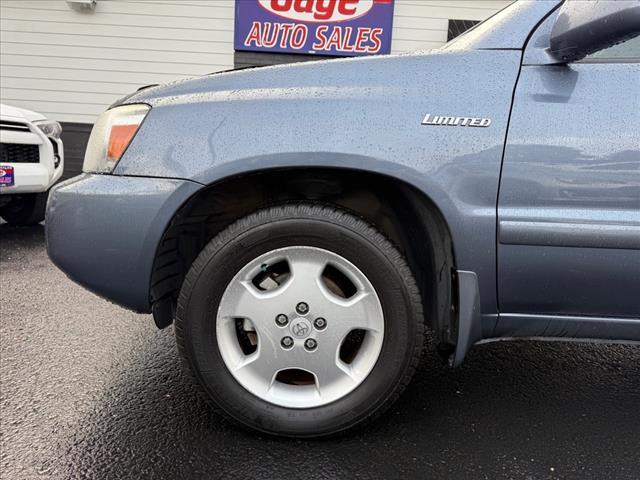 used 2005 Toyota Highlander car, priced at $9,888