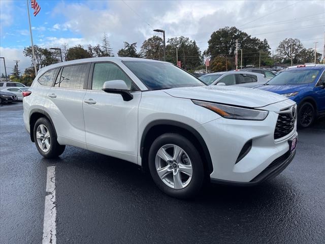 used 2023 Toyota Highlander car, priced at $33,888