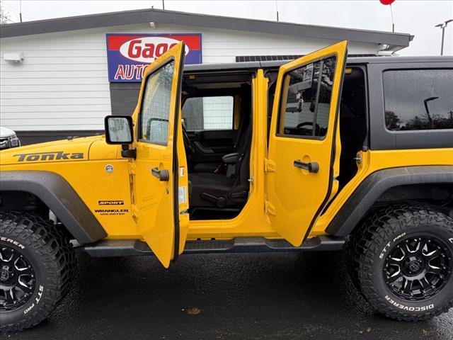 used 2015 Jeep Wrangler Unlimited car, priced at $22,888