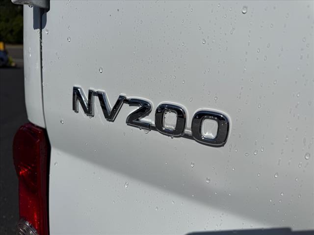 used 2016 Nissan NV200 car