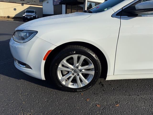 used 2016 Chrysler 200 car