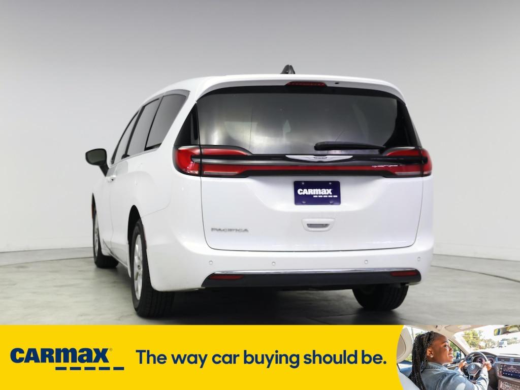 used 2023 Chrysler Pacifica car, priced at $24,998