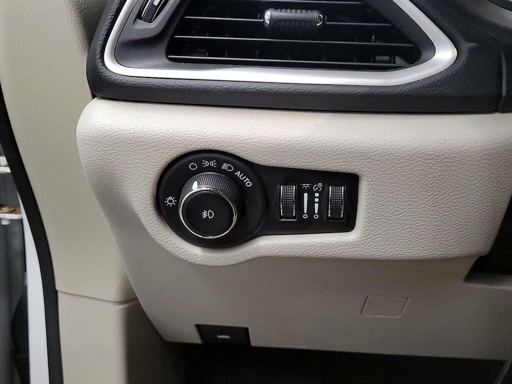used 2023 Chrysler Pacifica car, priced at $24,998