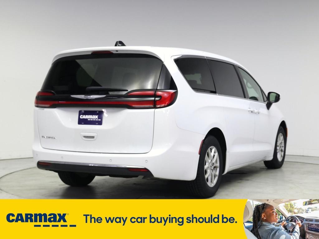 used 2023 Chrysler Pacifica car, priced at $24,998