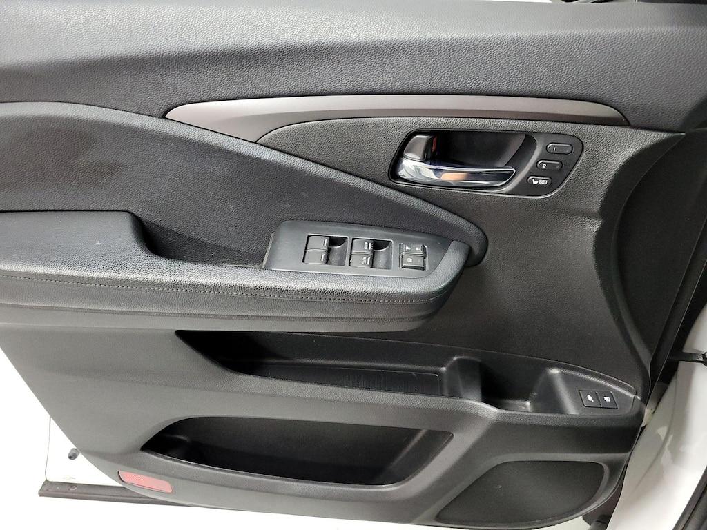 used 2021 Honda Pilot car, priced at $31,998
