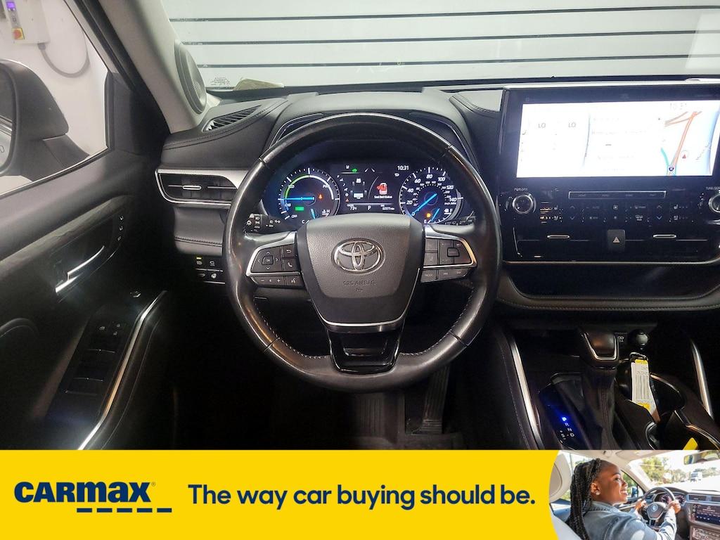 used 2020 Toyota Highlander Hybrid car, priced at $39,998