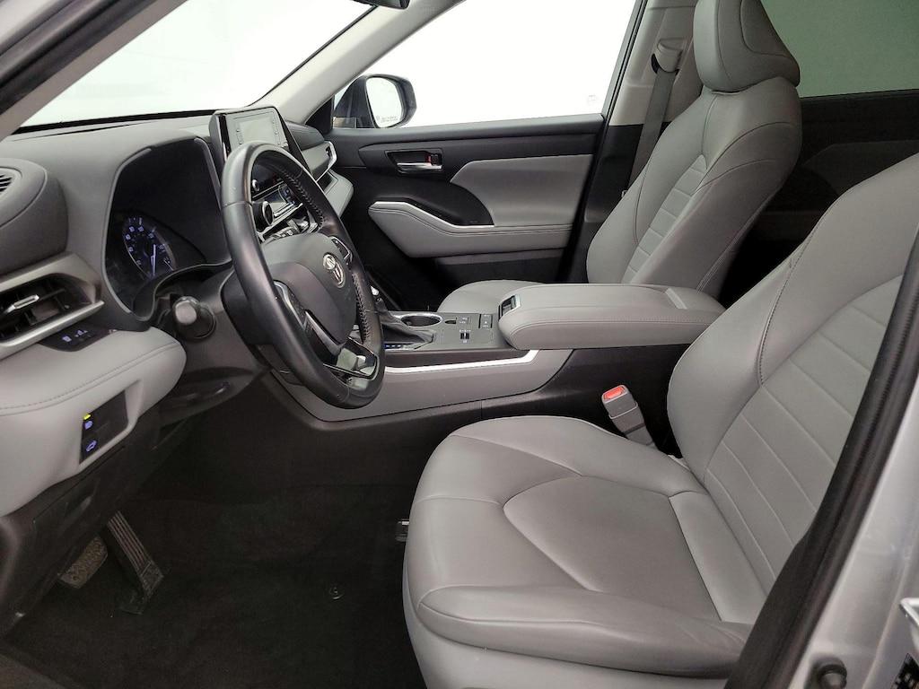 used 2021 Toyota Highlander car, priced at $32,998