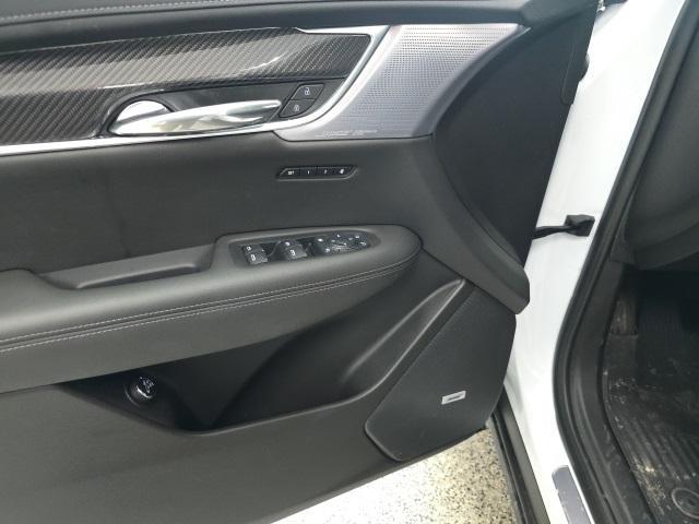 used 2024 Cadillac XT6 car, priced at $51,999