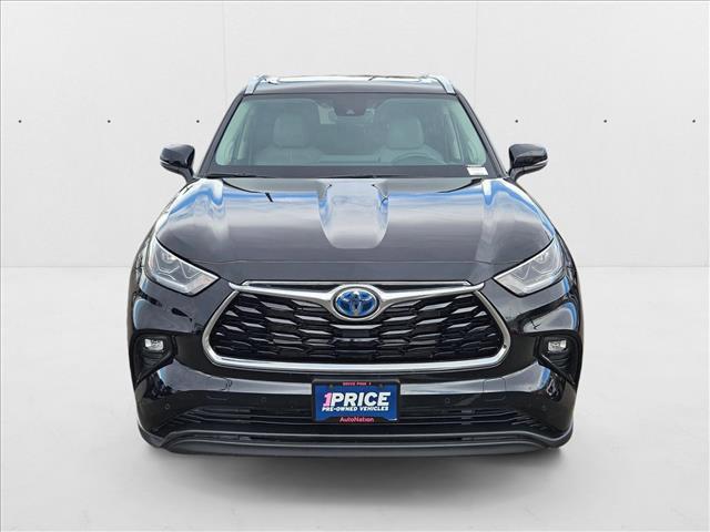 used 2023 Toyota Highlander Hybrid car, priced at $44,987