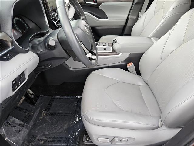 used 2023 Toyota Highlander Hybrid car, priced at $44,987