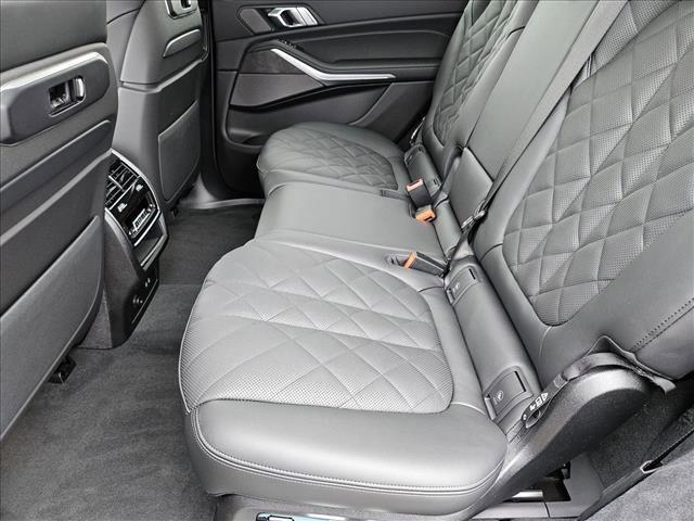 new 2026 BMW X7 car, priced at $95,425