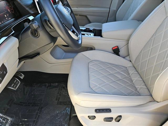 used 2024 Volkswagen Atlas car, priced at $38,451