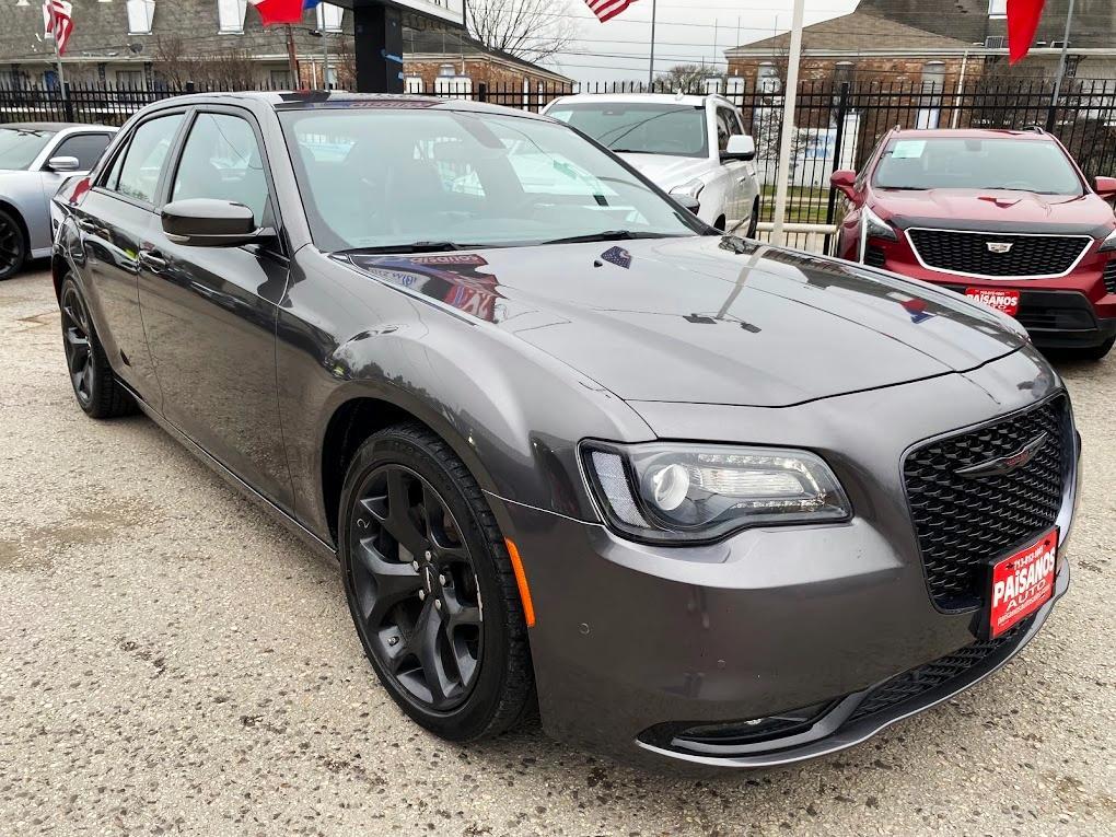 used 2023 Chrysler 300 car