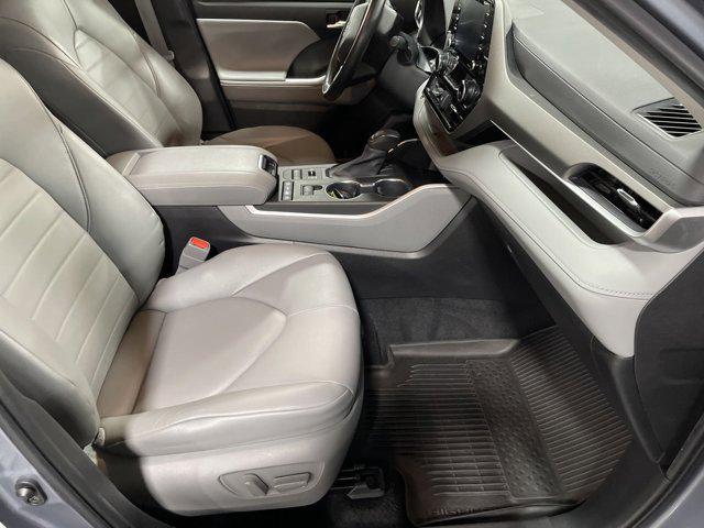 used 2022 Toyota Highlander car, priced at $34,497