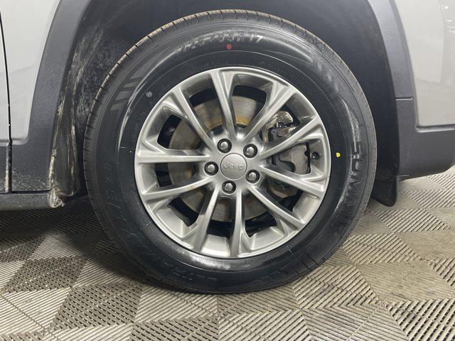 used 2021 Jeep Cherokee car, priced at $17,997