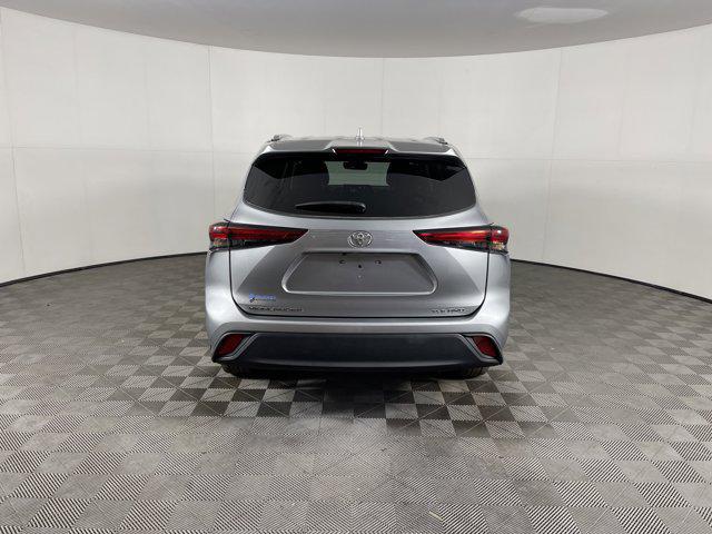 used 2021 Toyota Highlander car, priced at $30,997