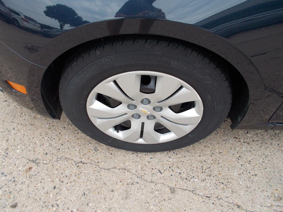 used 2015 Chevrolet Cruze car, priced at $7,995