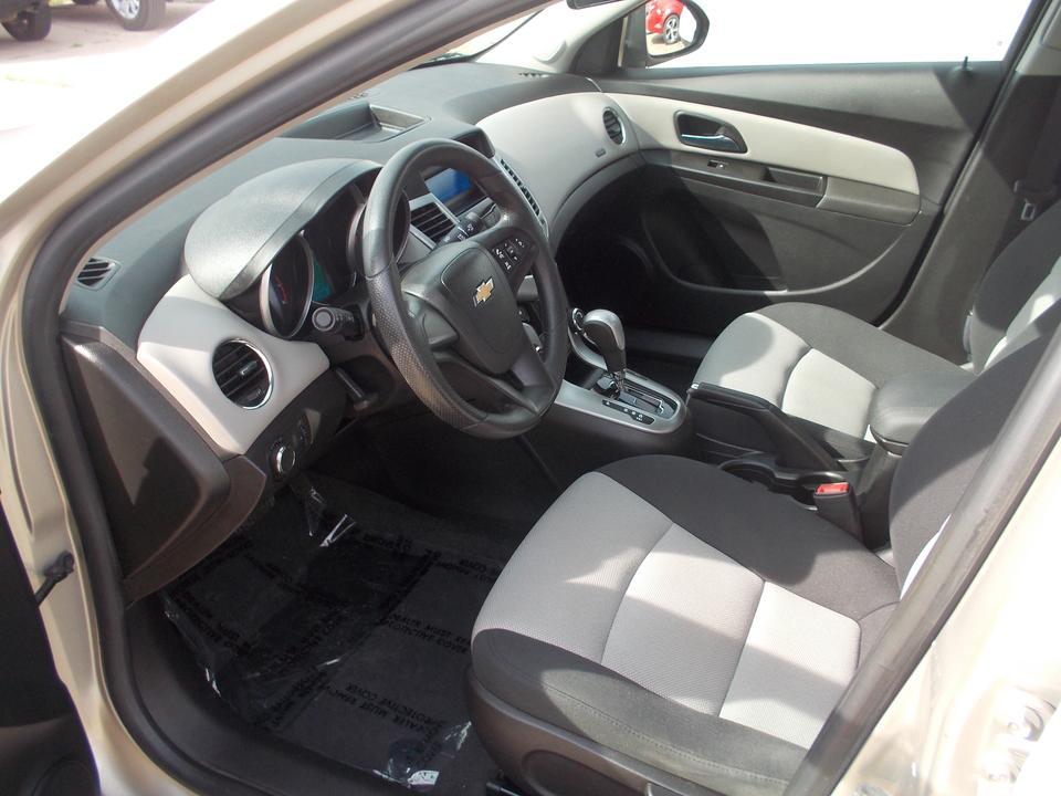 used 2014 Chevrolet Cruze car, priced at $8,995