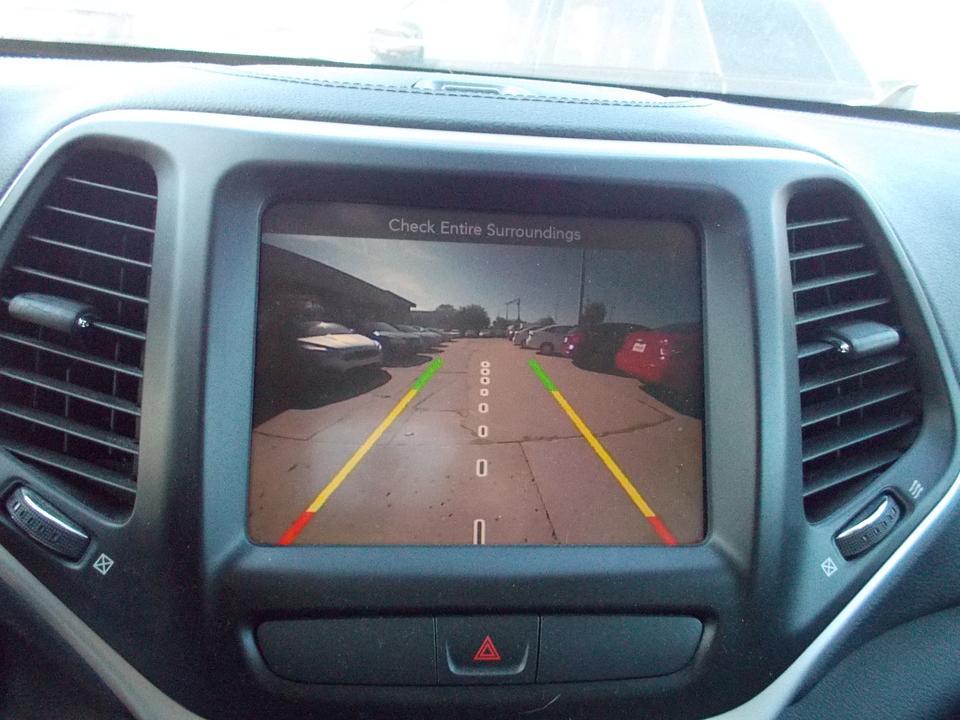 used 2016 Jeep Cherokee car, priced at $5,500