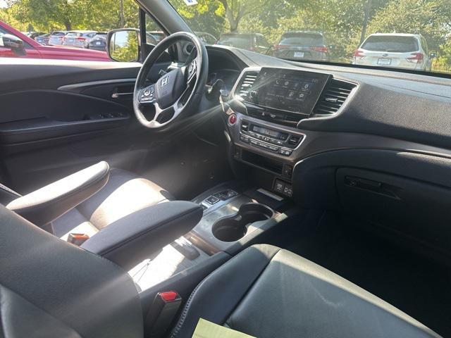 used 2022 Honda Pilot car, priced at $34,000