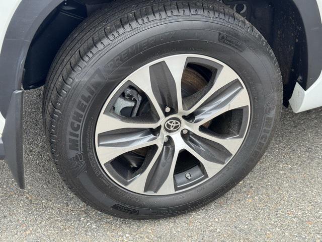 used 2024 Toyota Highlander car, priced at $42,500