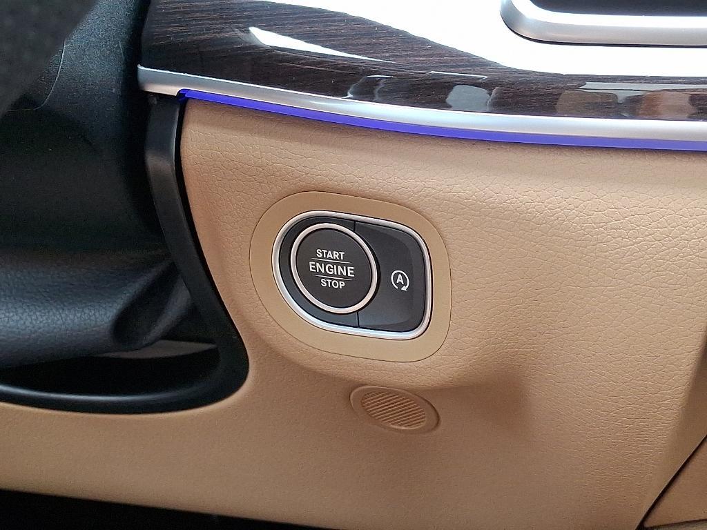 new 2025 Mercedes-Benz GLS 450 car, priced at $102,320