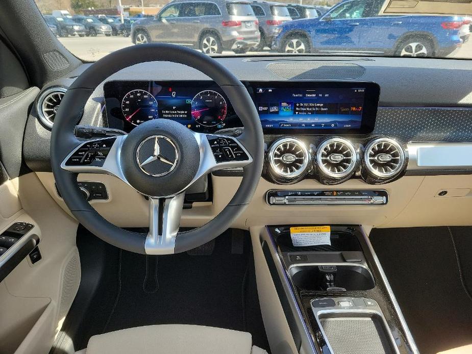 new 2024 Mercedes-Benz GLB 250 car, priced at $50,470