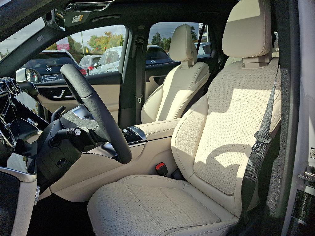 new 2026 Mercedes-Benz GLC 300 car