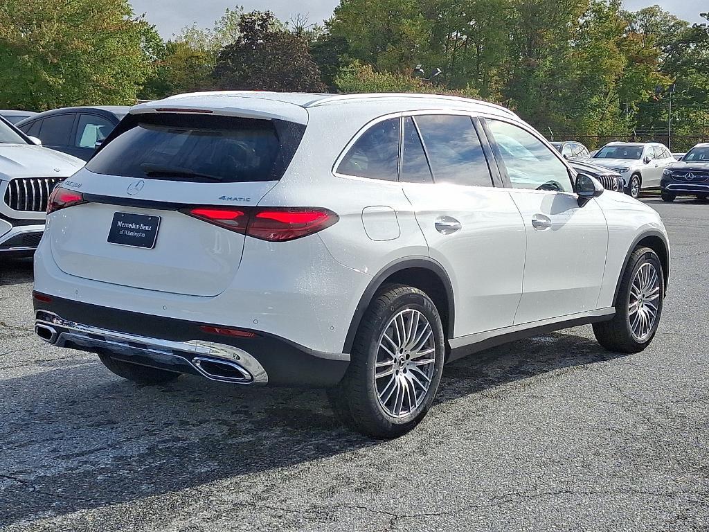 new 2026 Mercedes-Benz GLC 300 car