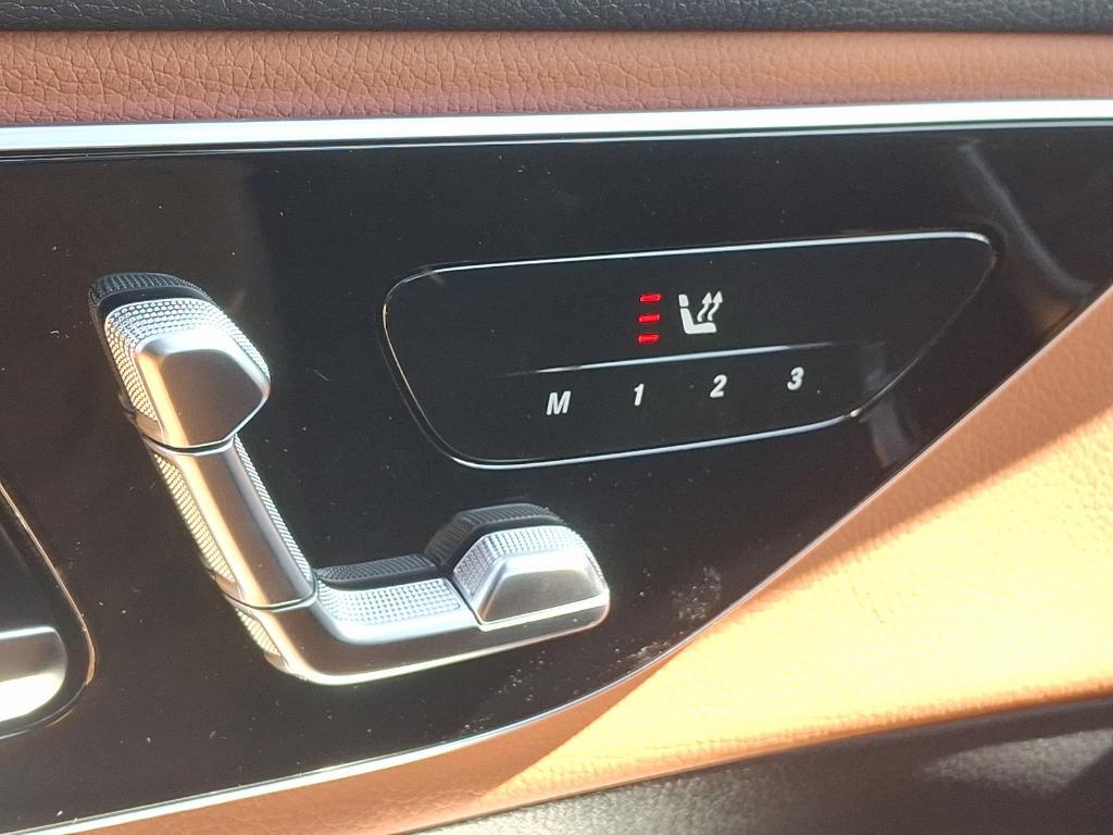 new 2025 Mercedes-Benz GLC 350e car