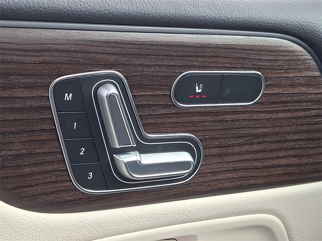 new 2026 Mercedes-Benz GLB 250 car, priced at $53,395