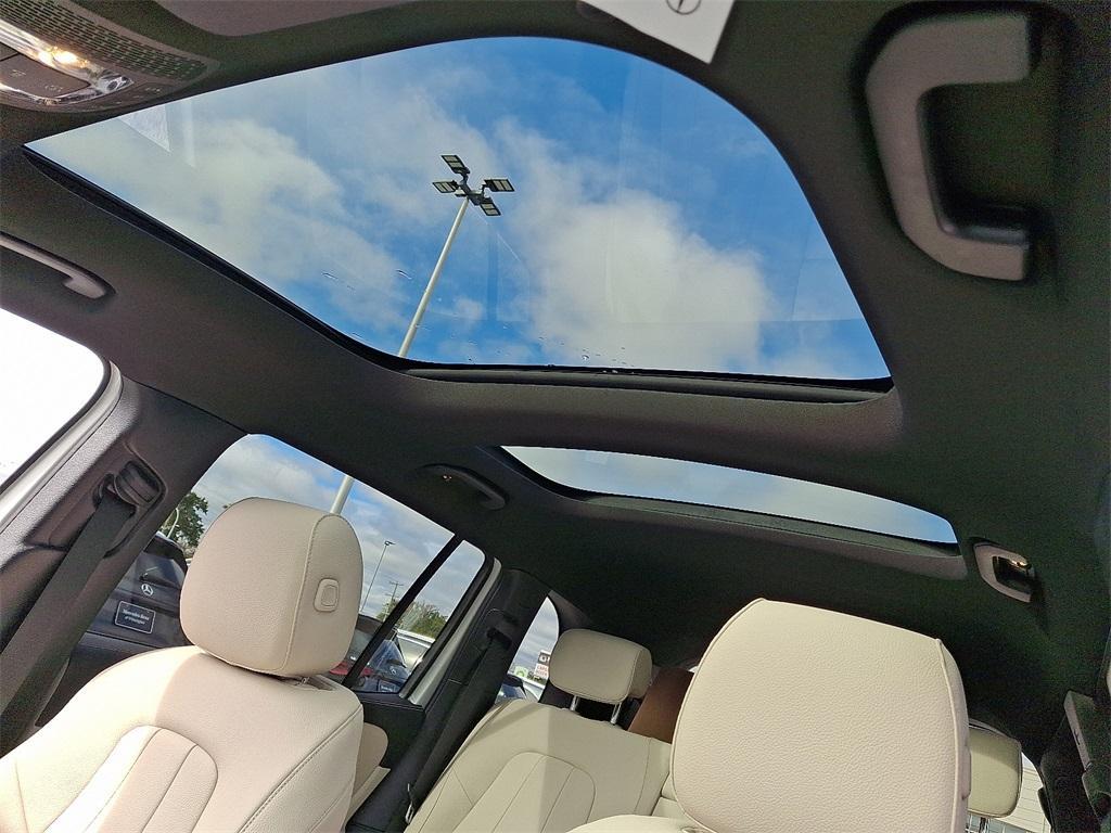 new 2026 Mercedes-Benz GLB 250 car, priced at $53,395