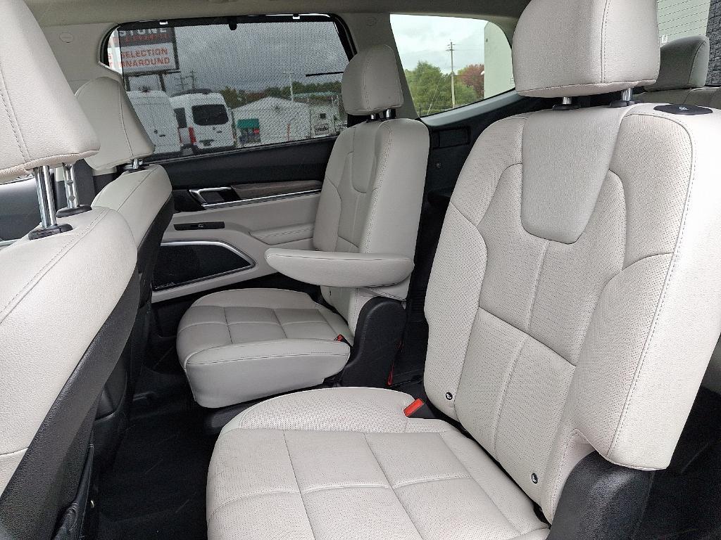 used 2022 Kia Telluride car, priced at $32,900