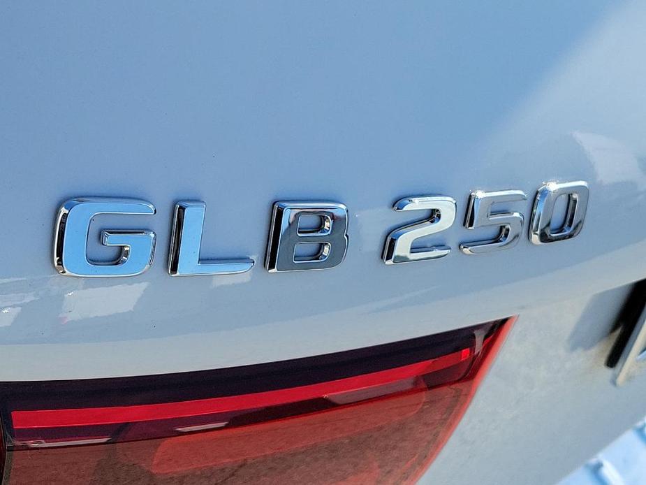 new 2024 Mercedes-Benz GLB 250 car, priced at $51,070