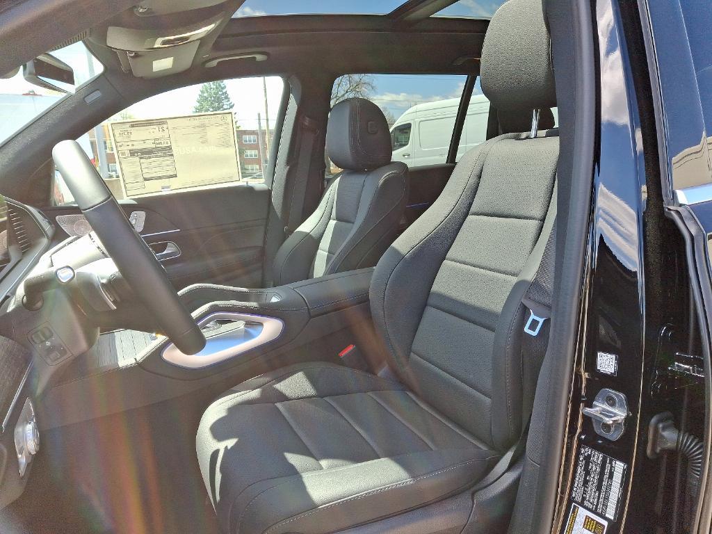 new 2025 Mercedes-Benz GLS 450 car, priced at $91,615