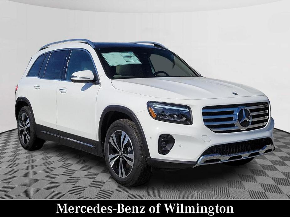 new 2024 Mercedes-Benz GLB 250 car, priced at $52,090