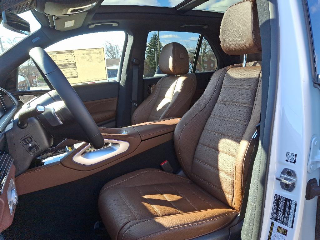 new 2025 Mercedes-Benz GLE 450 car, priced at $79,455