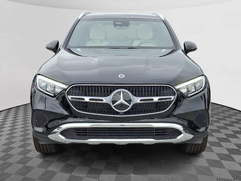 new 2025 Mercedes-Benz GLC 300 car