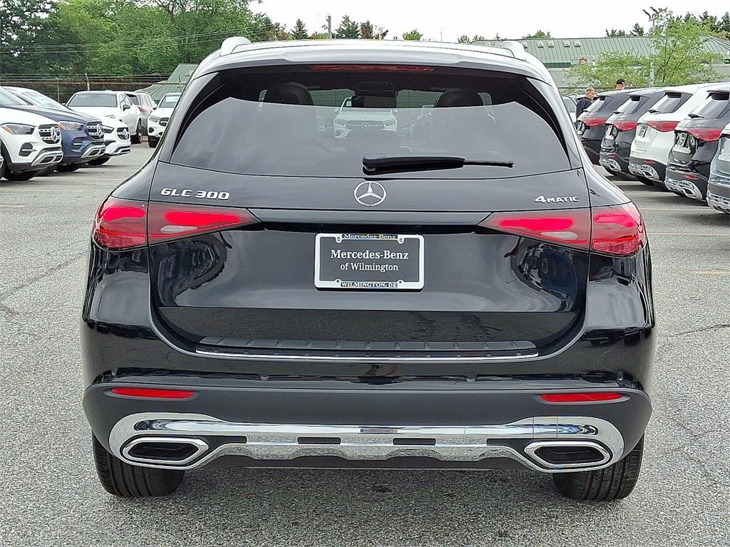 new 2025 Mercedes-Benz GLC 300 car, priced at $55,615