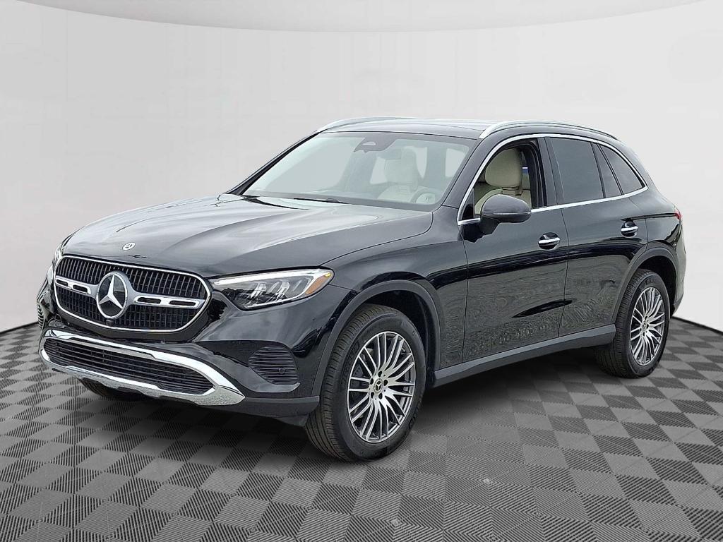 new 2025 Mercedes-Benz GLC 300 car
