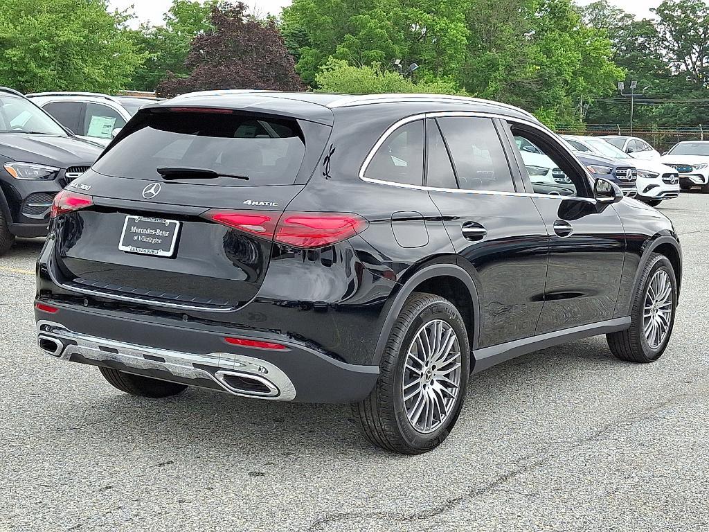 new 2025 Mercedes-Benz GLC 300 car