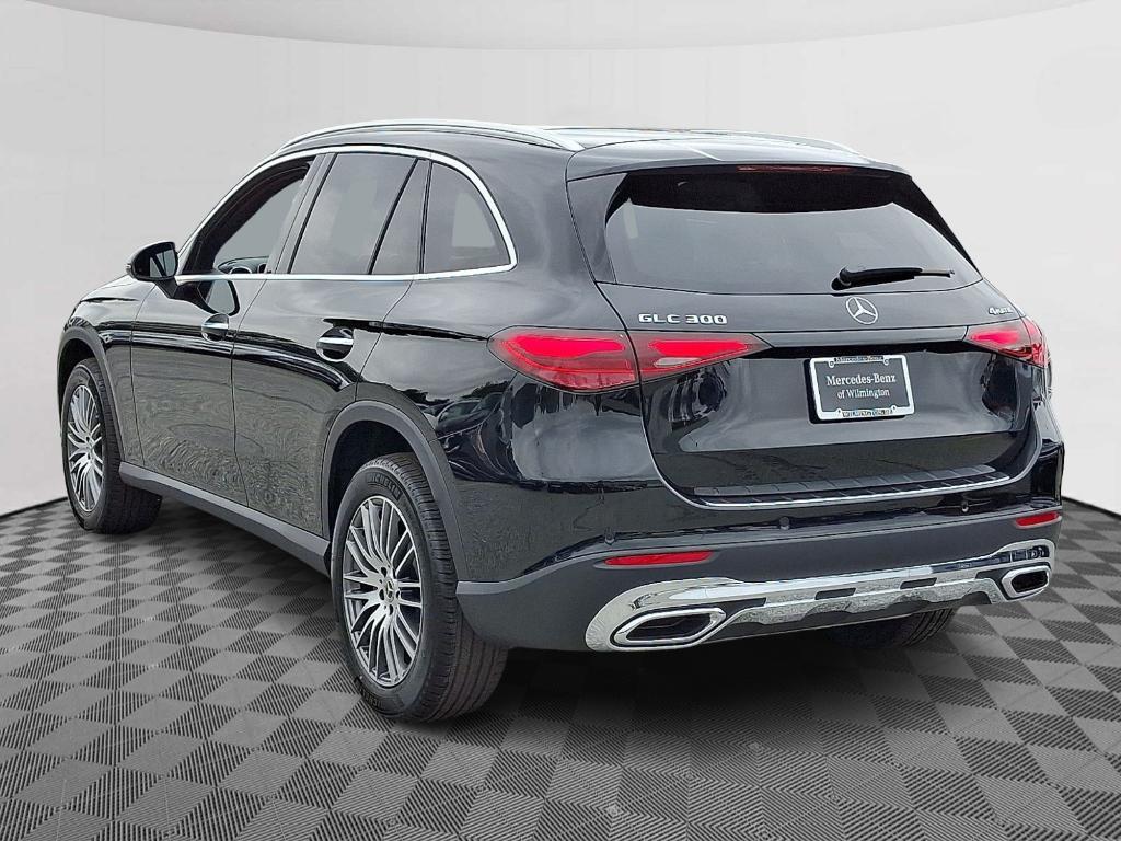 new 2025 Mercedes-Benz GLC 300 car