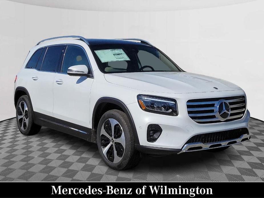 new 2024 Mercedes-Benz GLB 250 car, priced at $51,670