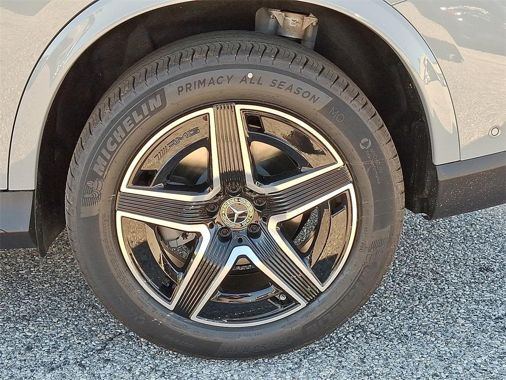 new 2026 Mercedes-Benz GLC 300 car, priced at $62,645