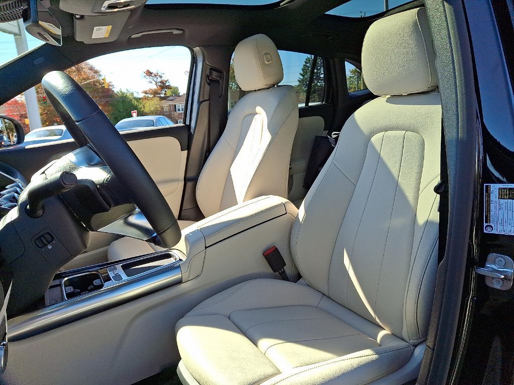 used 2025 Mercedes-Benz GLA 250 car, priced at $42,900