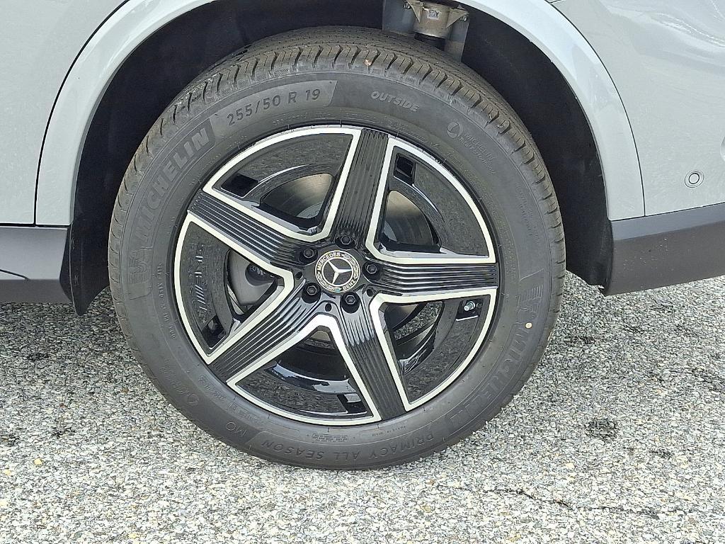 new 2026 Mercedes-Benz GLC 300 car