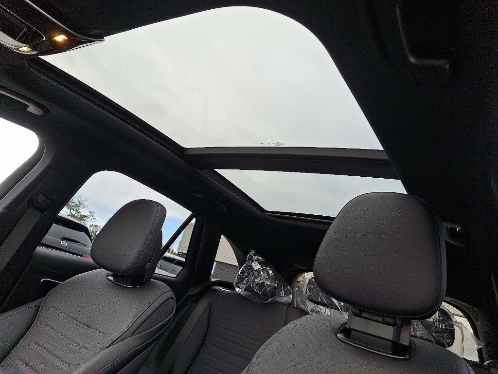 new 2026 Mercedes-Benz GLC 300 car