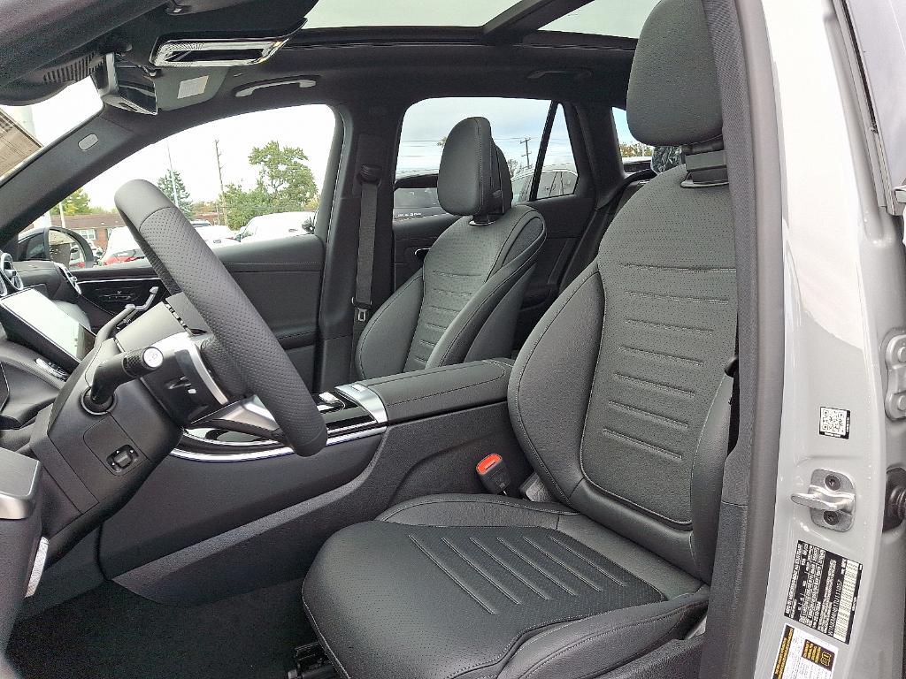 new 2026 Mercedes-Benz GLC 300 car