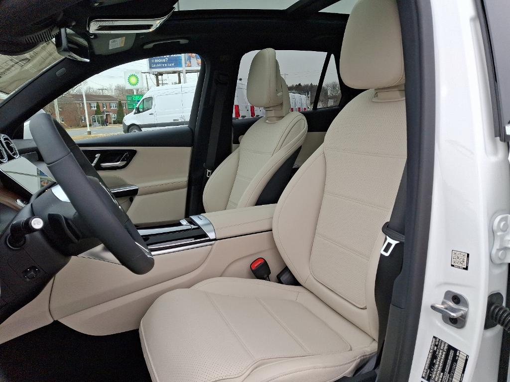 new 2025 Mercedes-Benz GLC 300 car, priced at $54,185